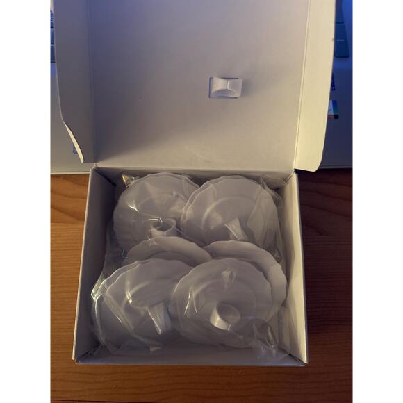 FingerFood Plate Rings-10 Mini Party Snack Plates – Wearable Appetizer Trays - Picture 2 of 3